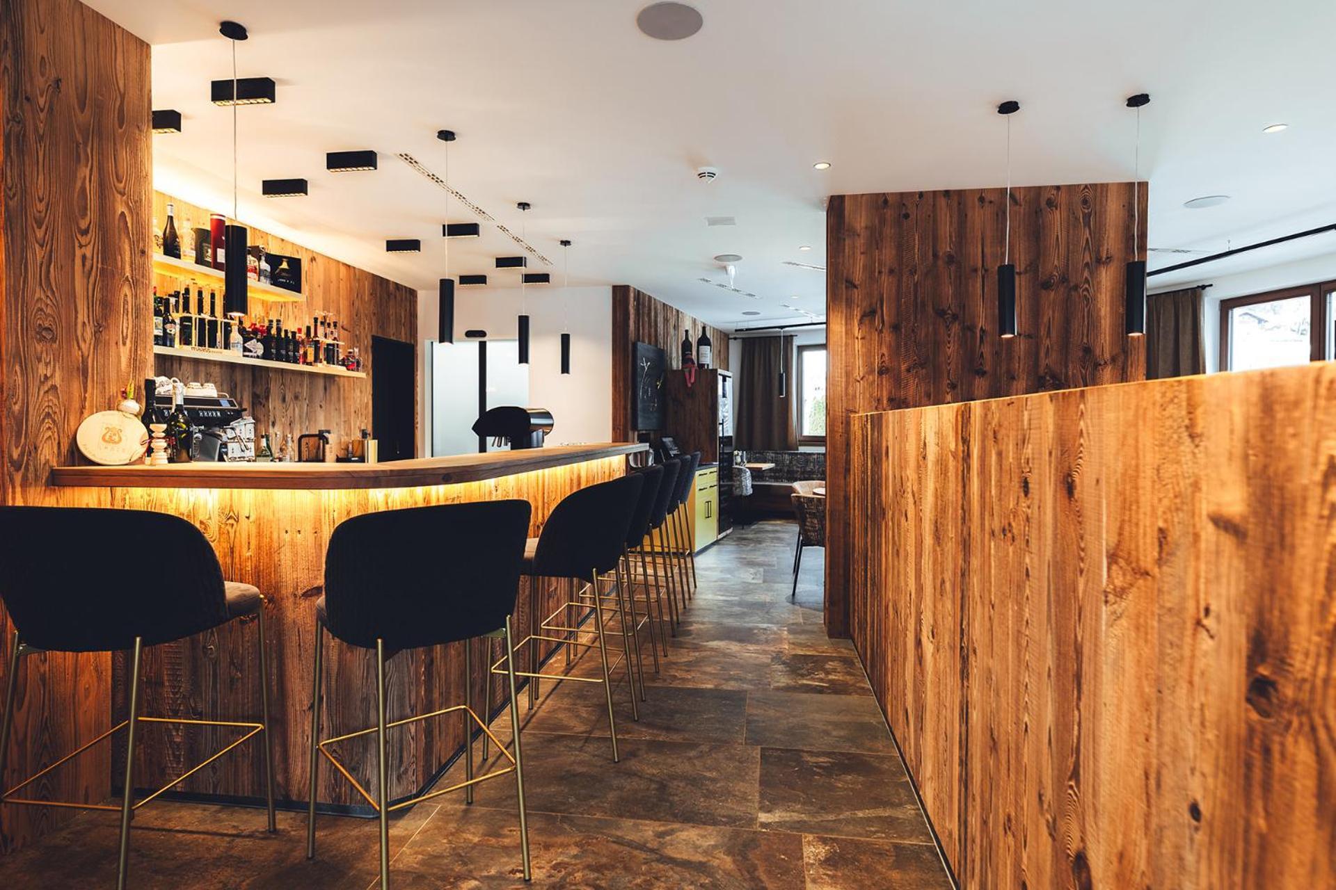 Burgstadl & Restaurant Ladis